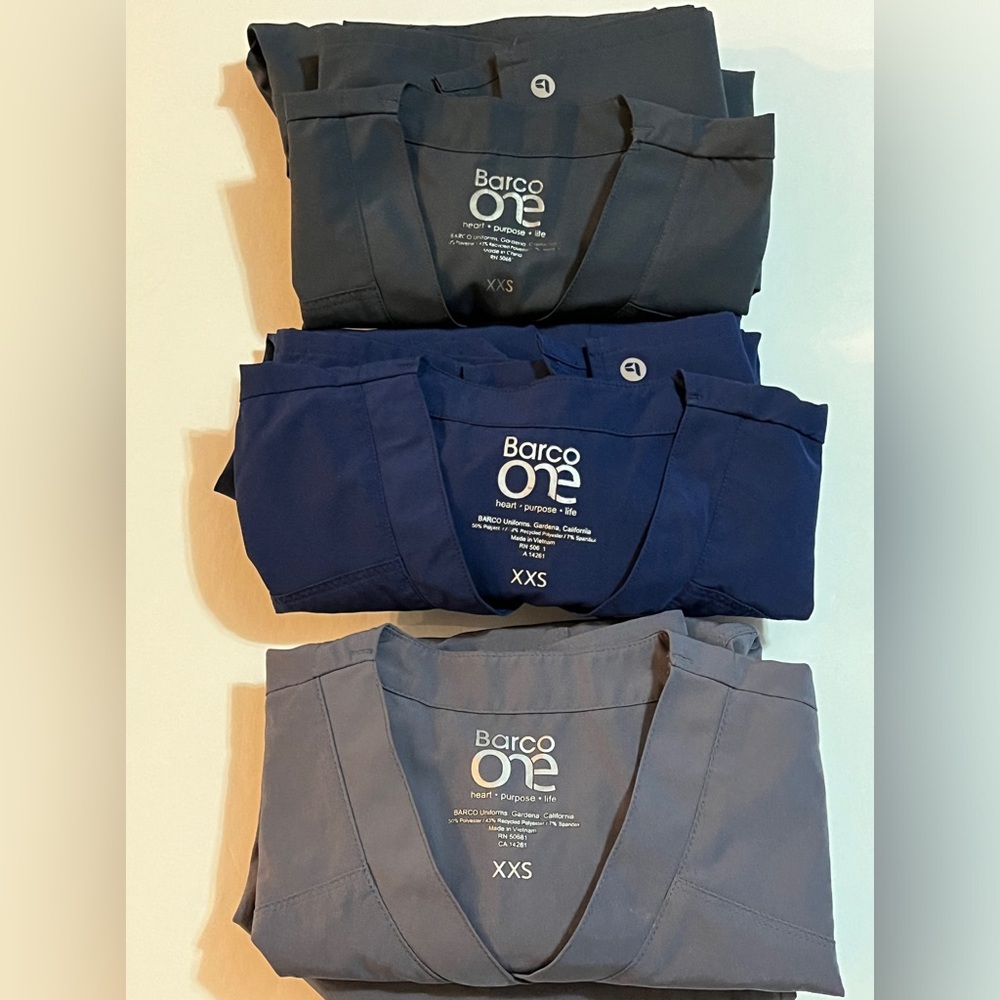 3 sets of BARCO ONE scrubs - Picture 4 of 15